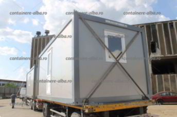 case ieftine din containere